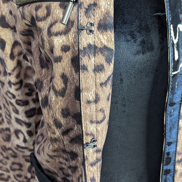 Chico's Animal Print and Patent Leather Jacket Size 1 - Picture 4 of 11
